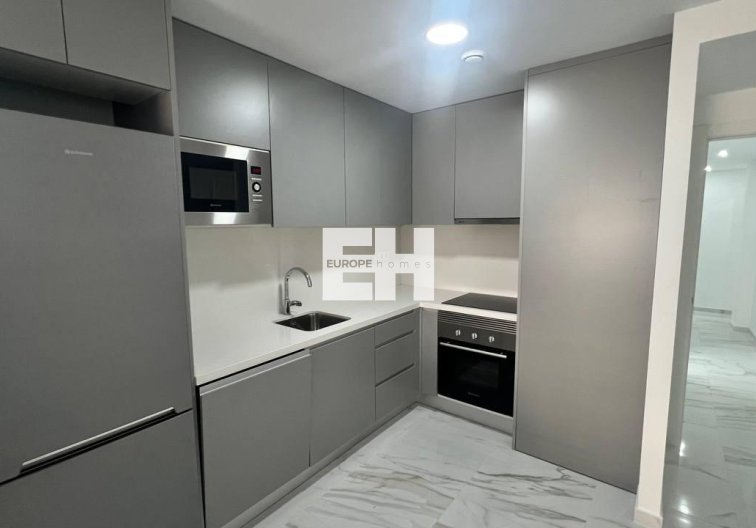 Segunda mano - Apartamento  - Torrevieja - Parque De Las Naciones