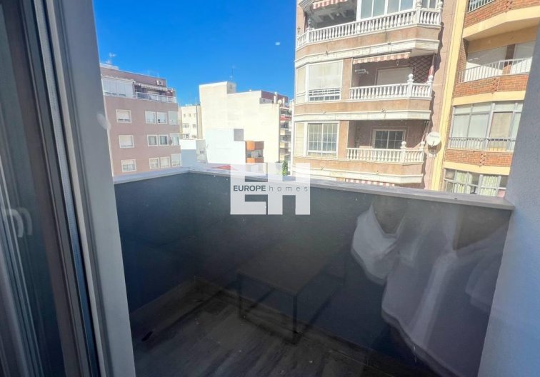 Segunda mano - Apartamento  - Torrevieja - Parque De Las Naciones