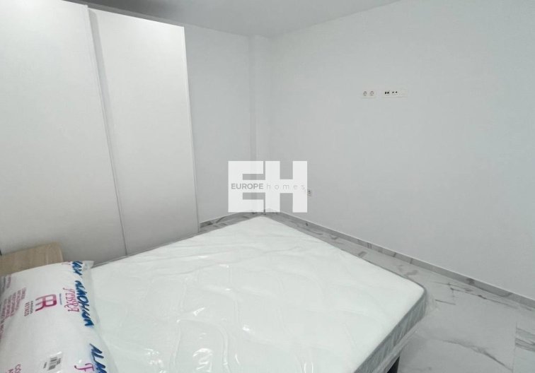 Segunda mano - Apartamento  - Torrevieja - Parque De Las Naciones