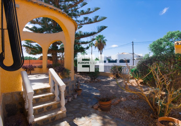 Segunda mano - villa - La Siesta - Costa Blanca