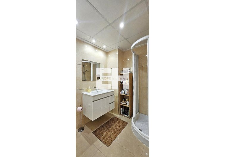 Segunda mano - Apartamento  - Torrevieja - Estacion De Autobuses