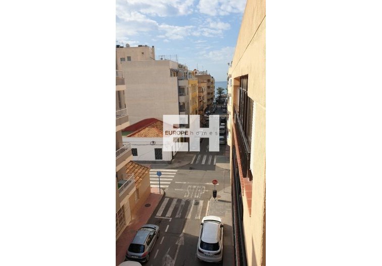 Segunda mano - Apartamento  - Torrevieja - Estacion De Autobuses