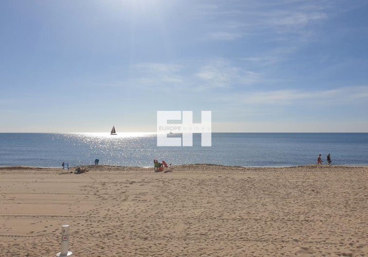 Segunda mano - Apartamento  - Torrevieja - Estacion De Autobuses