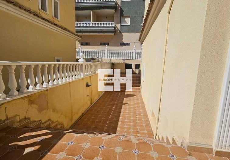 Segunda mano - villa - Guardamar del Segura - Campomar