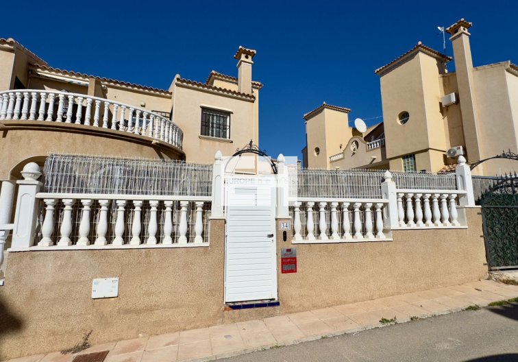 Resale - villa - Orihuela Costa - Costa Blanca