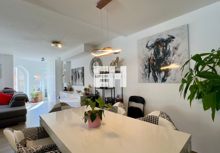 Resale - villa - Orihuela Costa - Costa Blanca