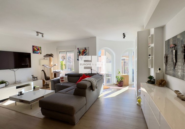 Resale - villa - Orihuela Costa - Costa Blanca