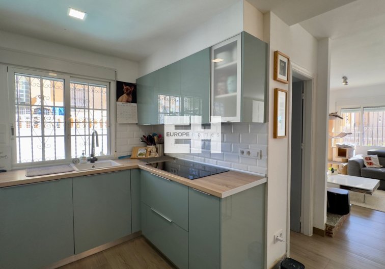 Resale - villa - Orihuela Costa - Costa Blanca