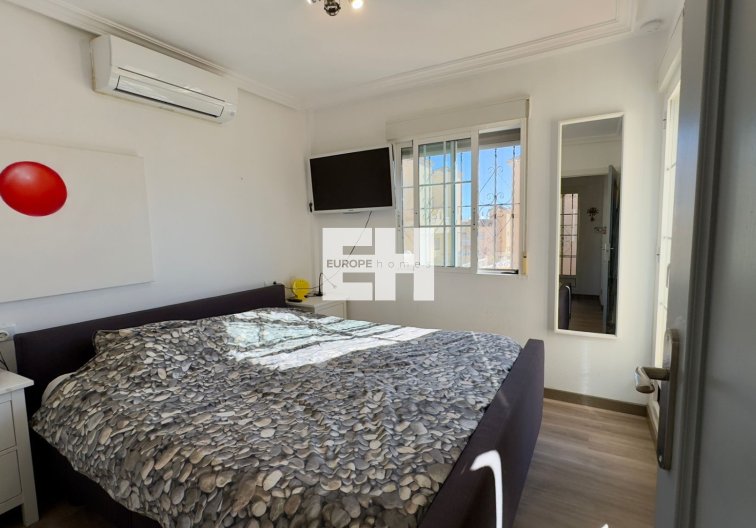 Resale - villa - Orihuela Costa - Costa Blanca