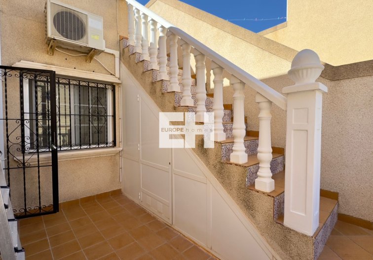 Resale - villa - Orihuela Costa - Costa Blanca
