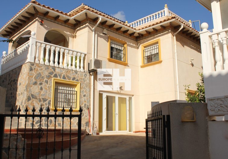 Segunda mano - villa - La Zenia - Costa Blanca