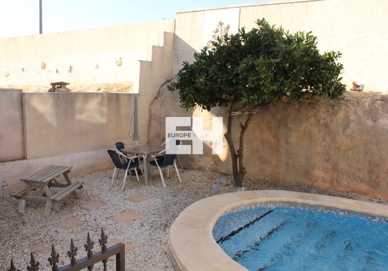 Segunda mano - villa - La Zenia - Costa Blanca