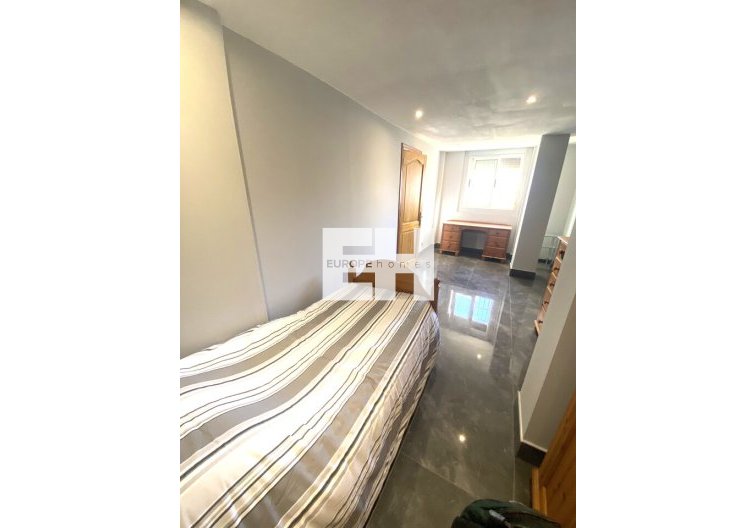 Segunda mano - villa - La Zenia - Costa Blanca