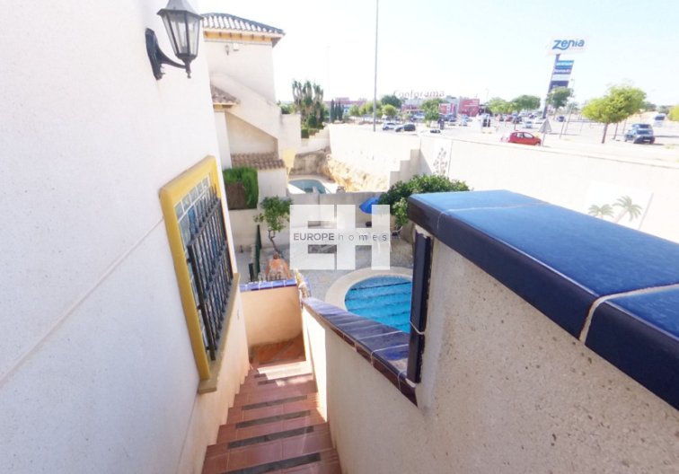 Segunda mano - villa - La Zenia - Costa Blanca