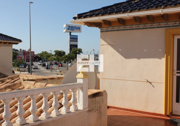 Segunda mano - villa - La Zenia - Costa Blanca