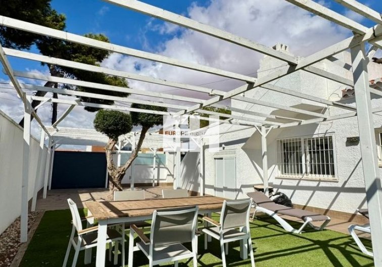 Segunda mano - villa - Torrevieja - Costa Blanca