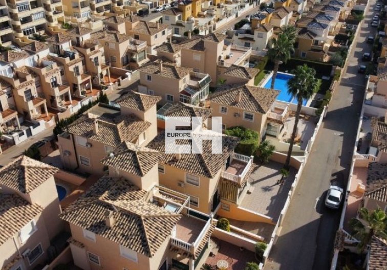 Segunda mano - villa - Orihuela Costa - Costa Blanca