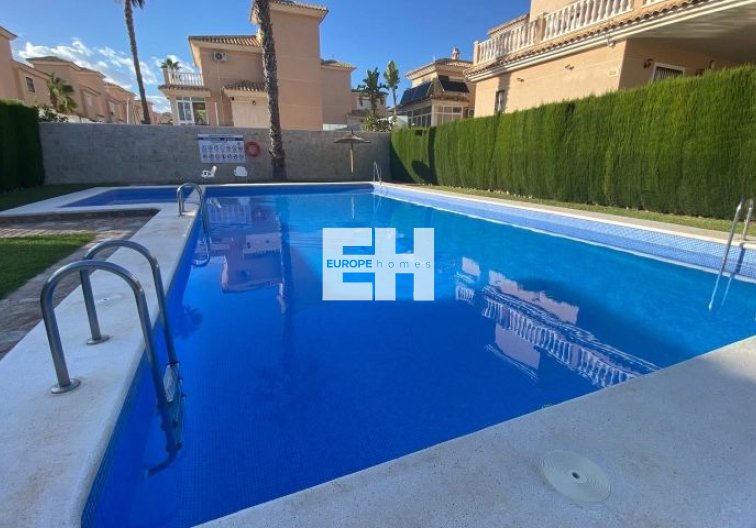 Segunda mano - villa - Orihuela Costa - Costa Blanca