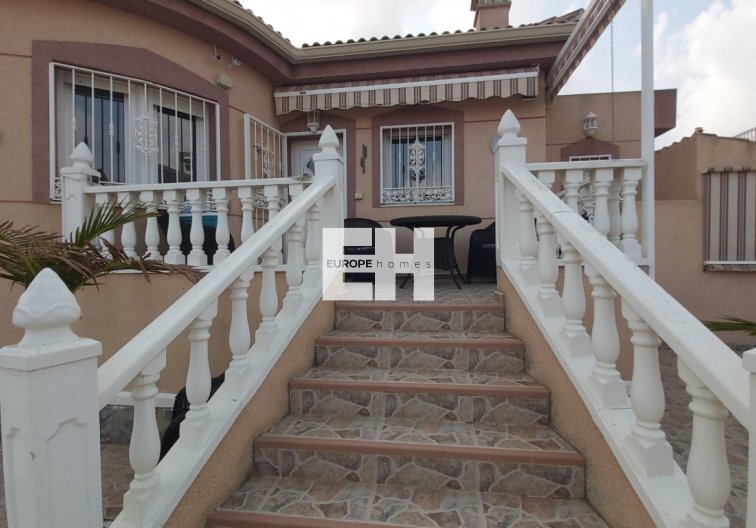 Segunda mano - villa - Benimar - Costa Blanca