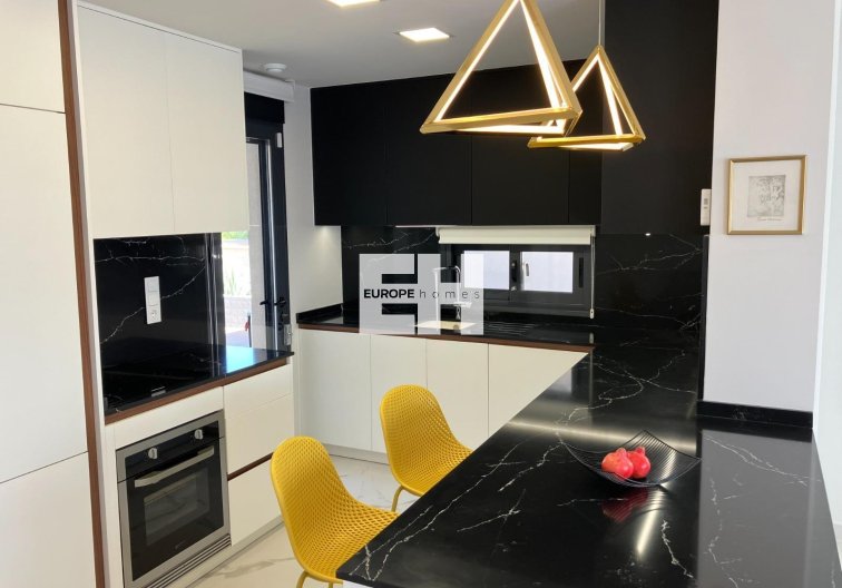 Segunda mano - Bungalow - San Miguel de Salinas - Las Colinas