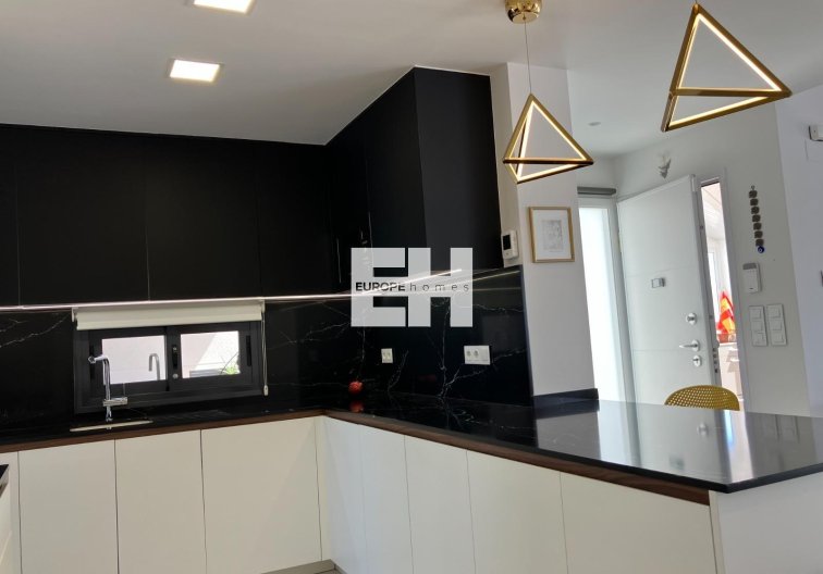 Segunda mano - Bungalow - San Miguel de Salinas - Las Colinas