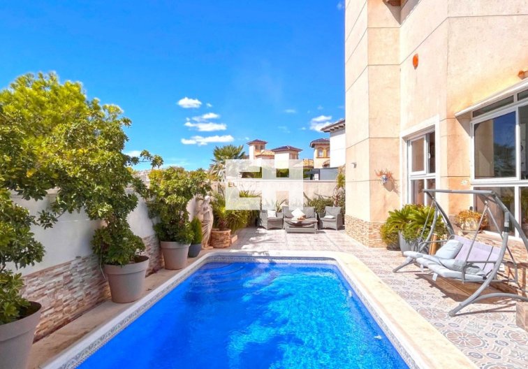Revente - villa - Orihuela Costa - Costa Blanca
