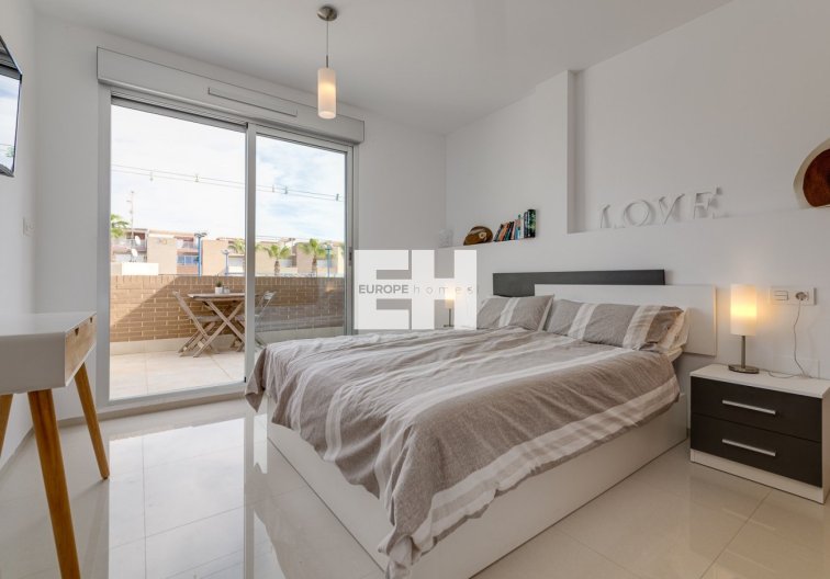 Segunda mano - town house - Torrevieja - Sector 25