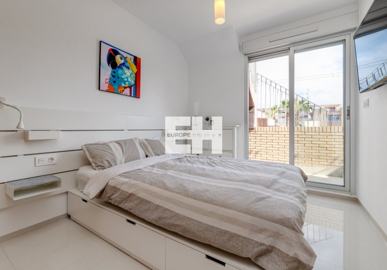 Segunda mano - town house - Torrevieja - Sector 25