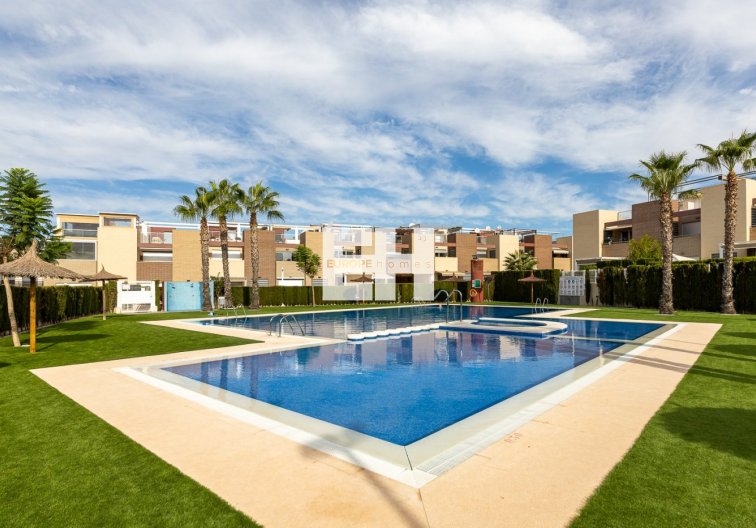 Segunda mano - town house - Torrevieja - Sector 25