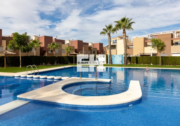 Segunda mano - town house - Torrevieja - Sector 25