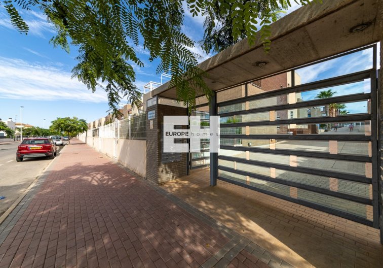 Segunda mano - town house - Torrevieja - Sector 25