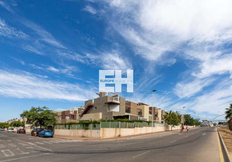 Segunda mano - town house - Torrevieja - Sector 25