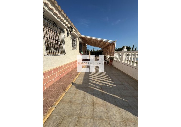 Segunda mano - villa - Albatera - Partida Lomas