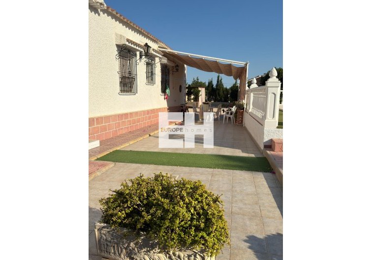 Segunda mano - villa - Albatera - Partida Lomas