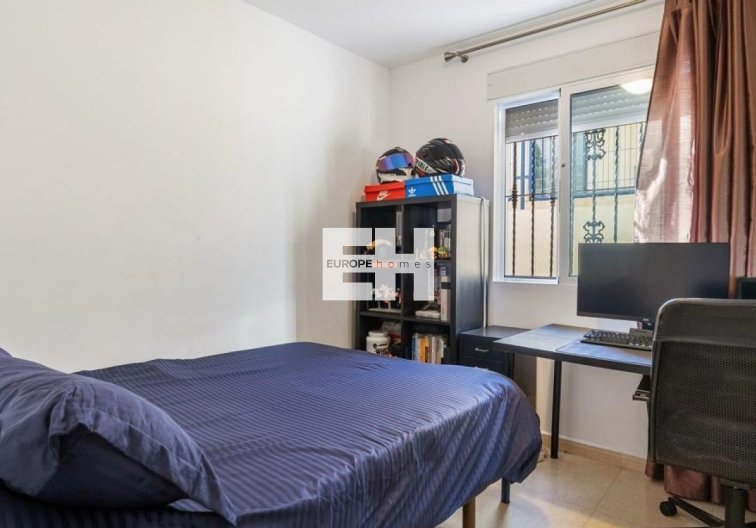 Resale - villa - Orihuela Costa - Costa Blanca