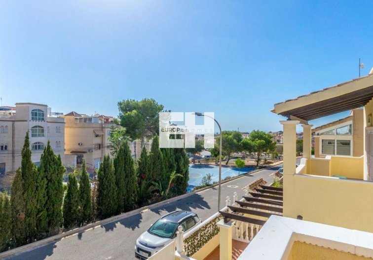 Resale - villa - Orihuela Costa - Costa Blanca
