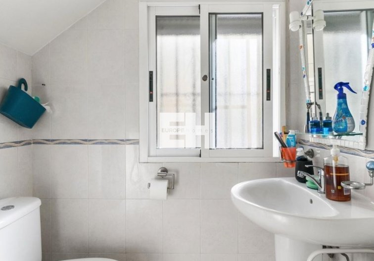 Resale - villa - Orihuela Costa - Costa Blanca