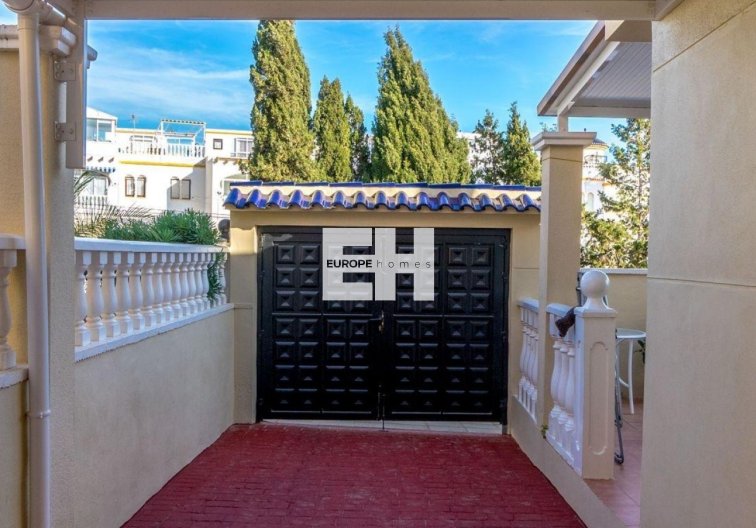 Resale - villa - Orihuela Costa - Costa Blanca