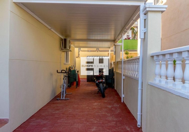 Resale - villa - Orihuela Costa - Costa Blanca