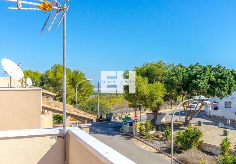 Resale - villa - Orihuela Costa - Costa Blanca