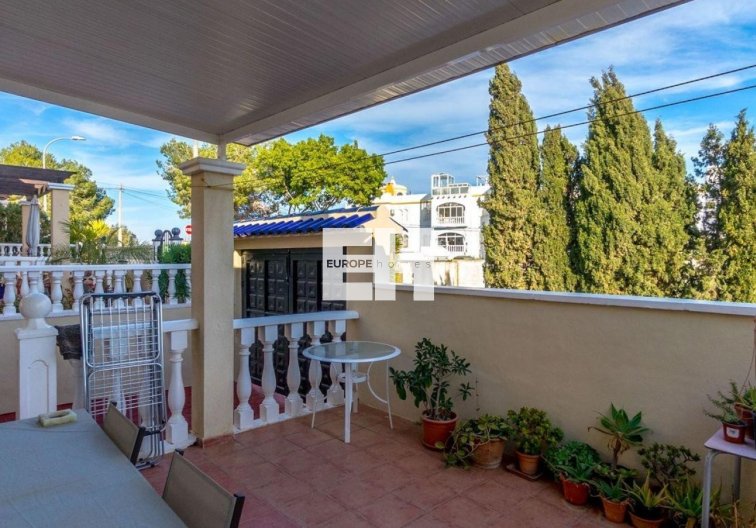 Resale - villa - Orihuela Costa - Costa Blanca