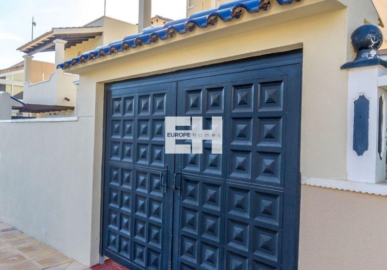 Resale - villa - Orihuela Costa - Costa Blanca