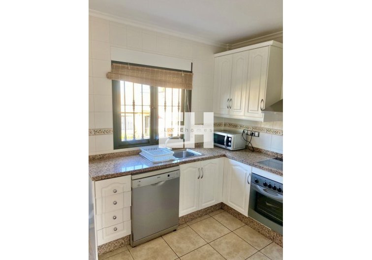 Revente - Semi Detached - Villamartin