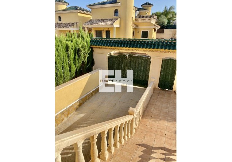 Revente - Semi Detached - Villamartin