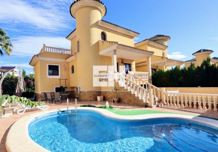 Revente - Semi Detached - Villamartin