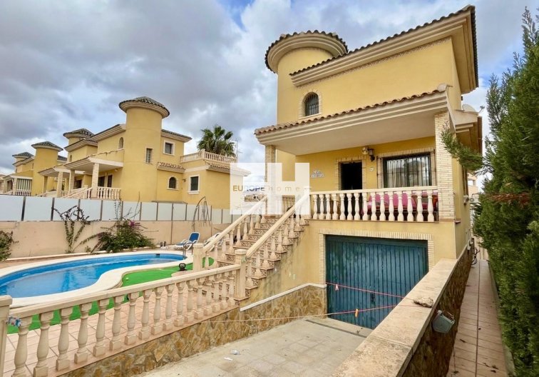 Revente - Semi Detached - Villamartin
