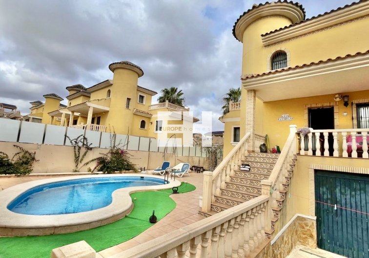 Revente - Semi Detached - Villamartin