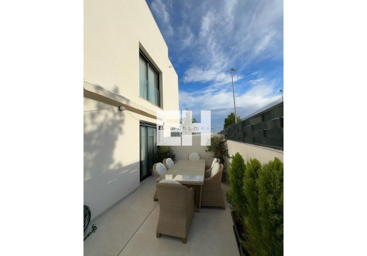 Segunda mano - villa - Benijofar