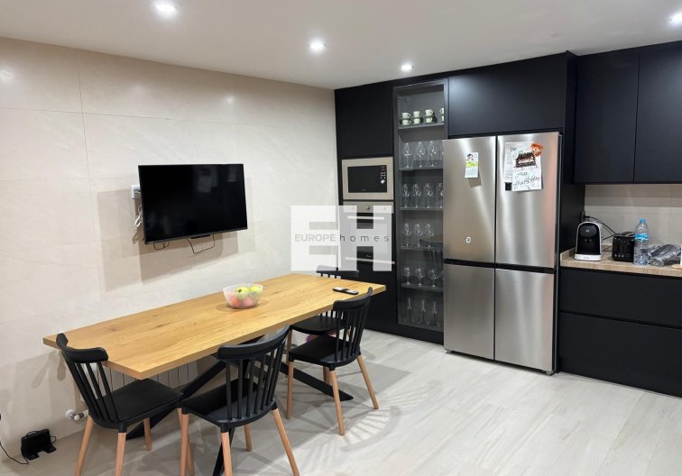 Segunda mano - Apartamento  - Torrevieja - Centro