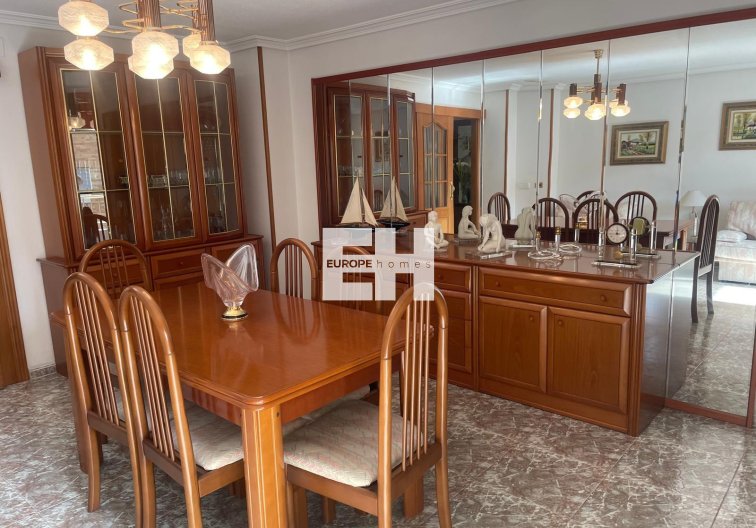 Segunda mano - Apartamento  - Torrevieja - Centro